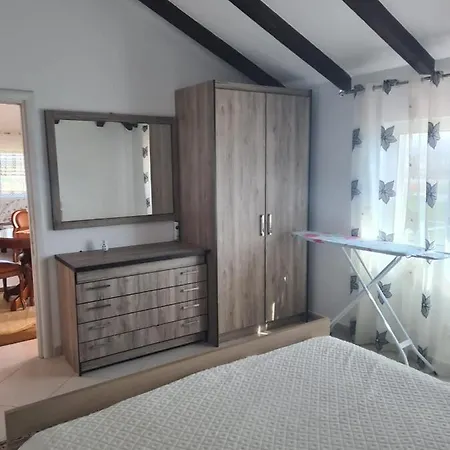 Casa de hóspedes Ilir Berati