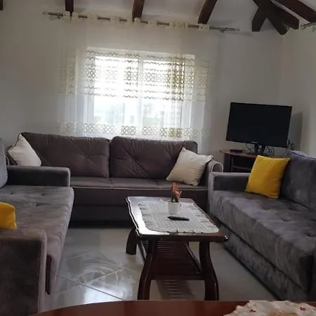 Ilir Casa de hóspedes *